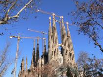 Clear winter skies over Sagrada Familia